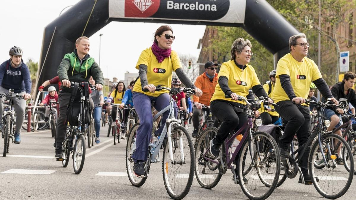 Una edición anterior de la Fiesta de la Bicicleta de Barcelona, que se celebra este domingo 24 en el paseo de Lluís Companys.
