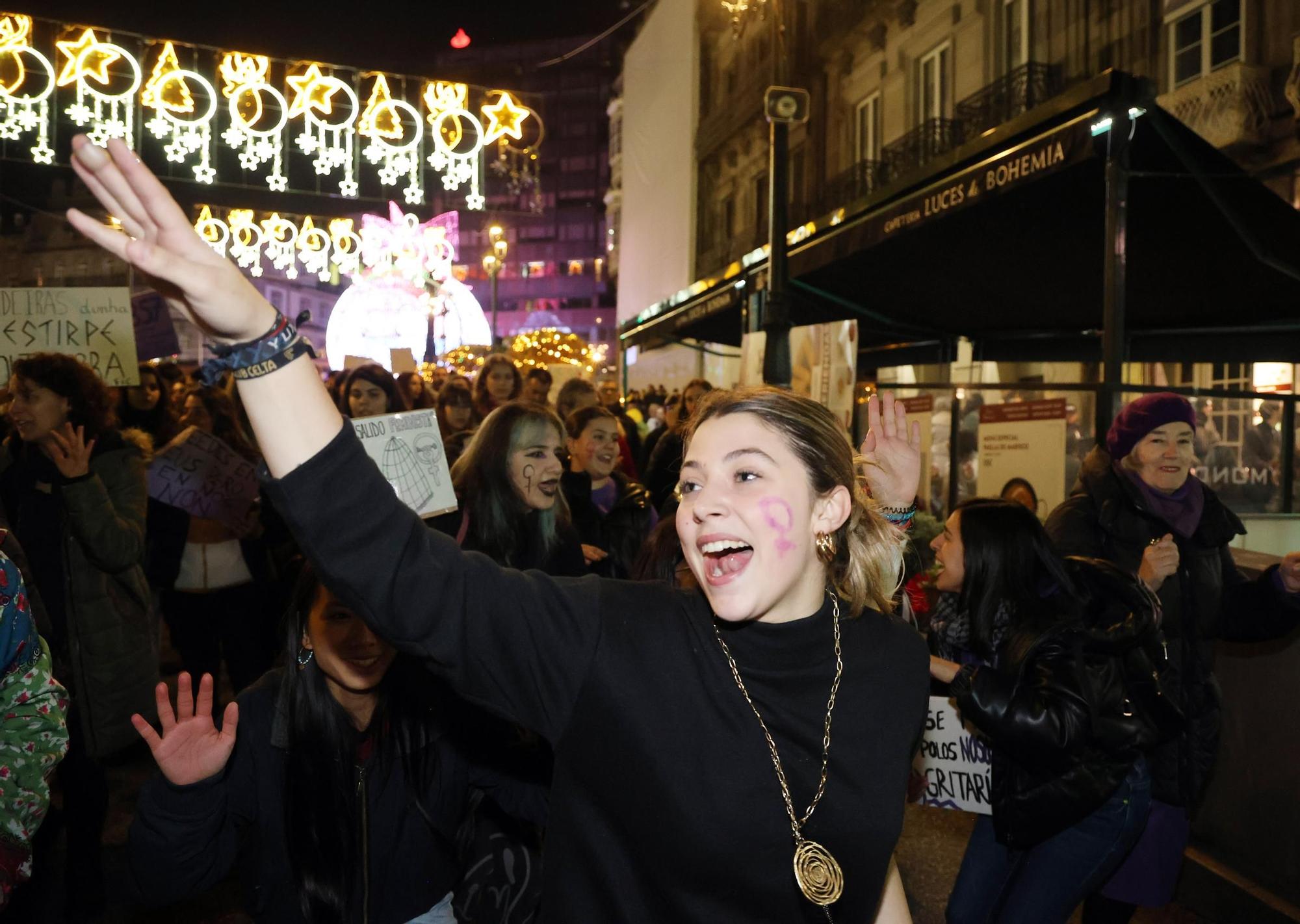 Vigo se tiñe de violeta en contra de la violencia machista