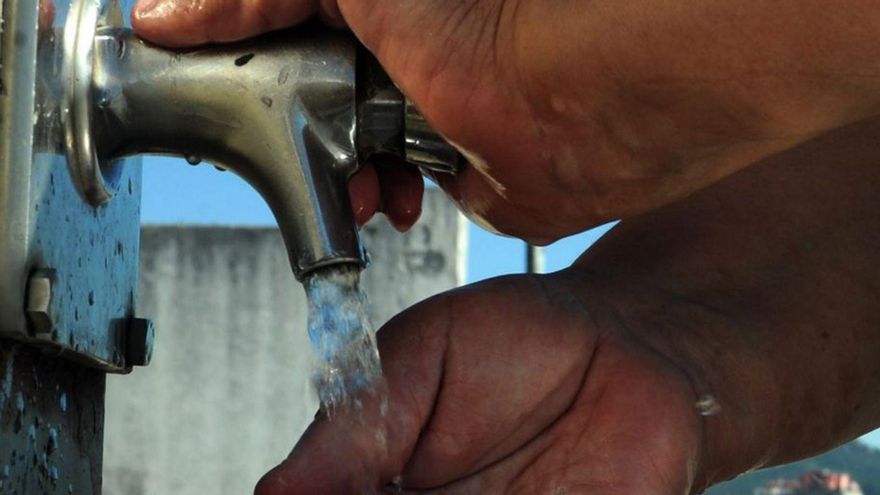 El agua se vuelve un bien limitado en verano.