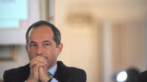 Societe Generale’s Chief Executive Officer Frederic Oudea participates to a press conference announcing the French banking group’s 2008 second quarter results on August 5, 2008 in Paris. Societe Generale, one of the top three French banks, hard hit by alleged rogue trading at the beginning of the year and also by subprime exposure, reported a 63-percent slump in second-quarter profit. AFP PHOTO OLIVIER LABAN-MATTEI