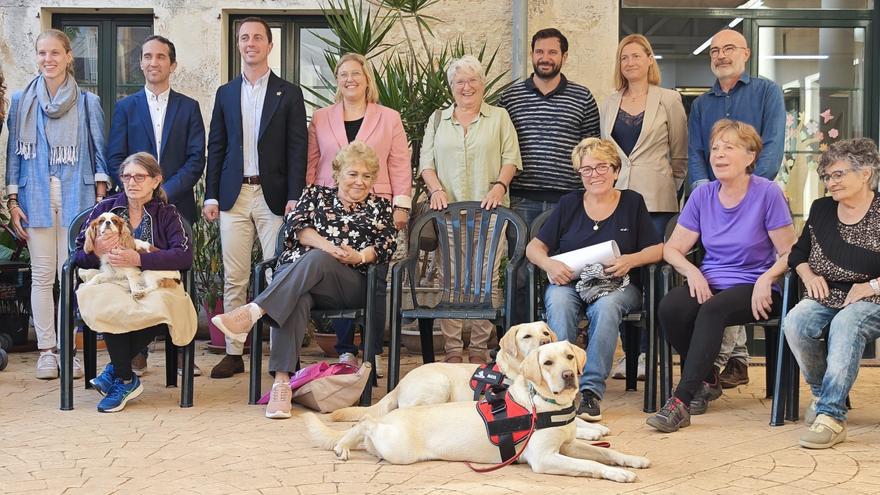 Terapia Canina para personas mayores en Llucmajor: Así contribuyen los perros a mejorar sus habilidades sociales