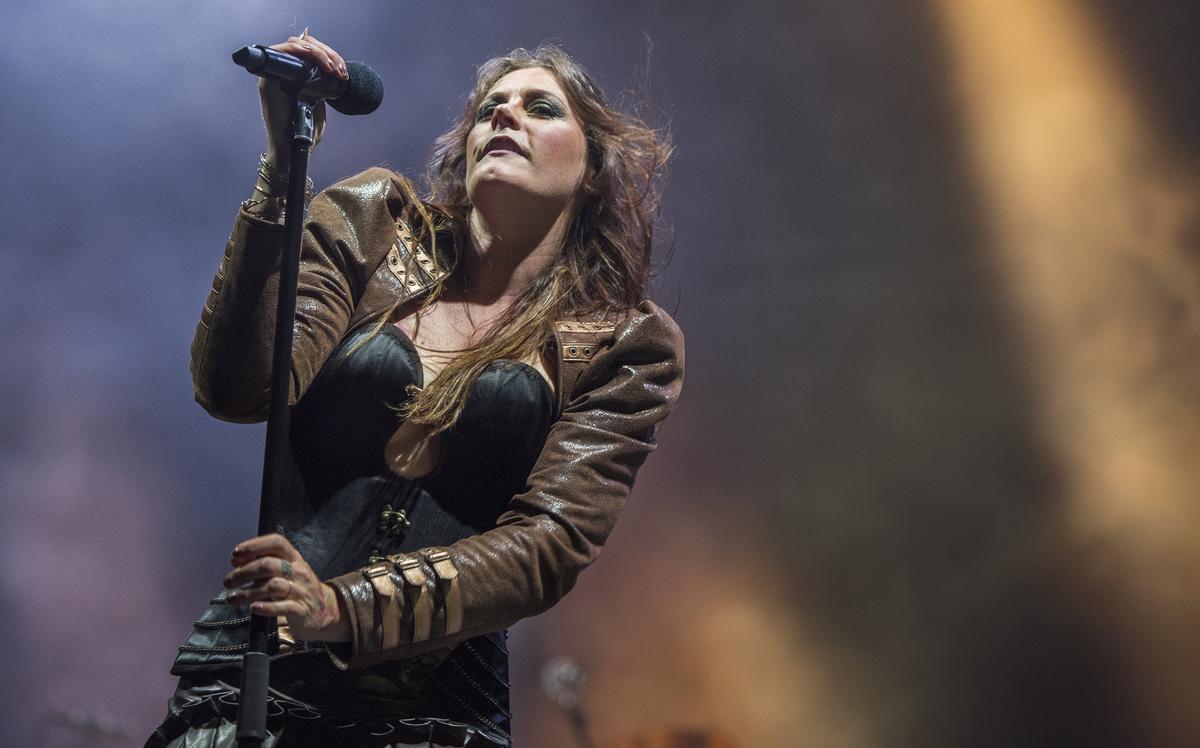 El 9 de octubre de 2013 se confirmó la incorporación de Floor Jansen como cantante permanente de Nightwish.