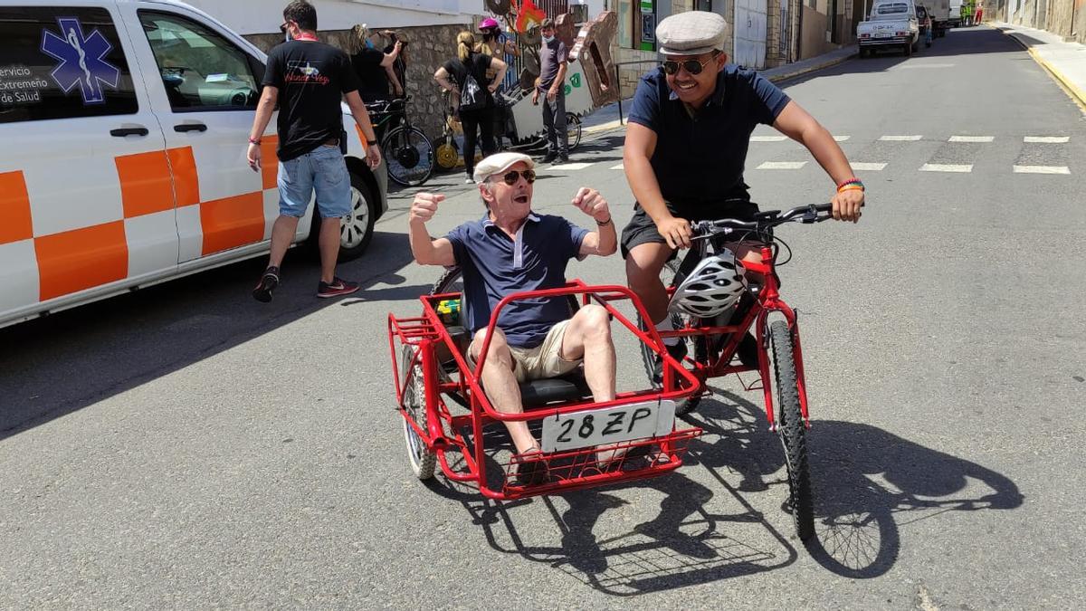 Uno de los vehículos motorizados.