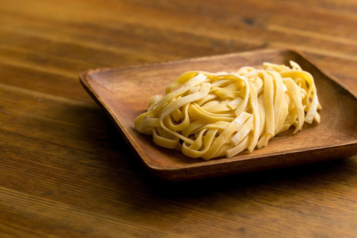 No guardes la pasta o el arroz cocido muchos días en la nevera: podría ser peligroso.