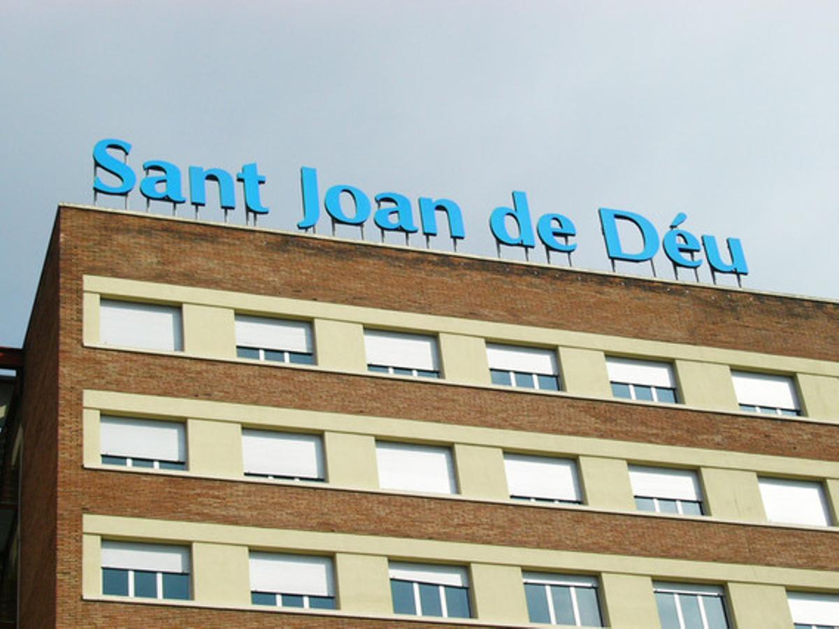 Façana frontal de l’hospital Sant Joan de Déu.