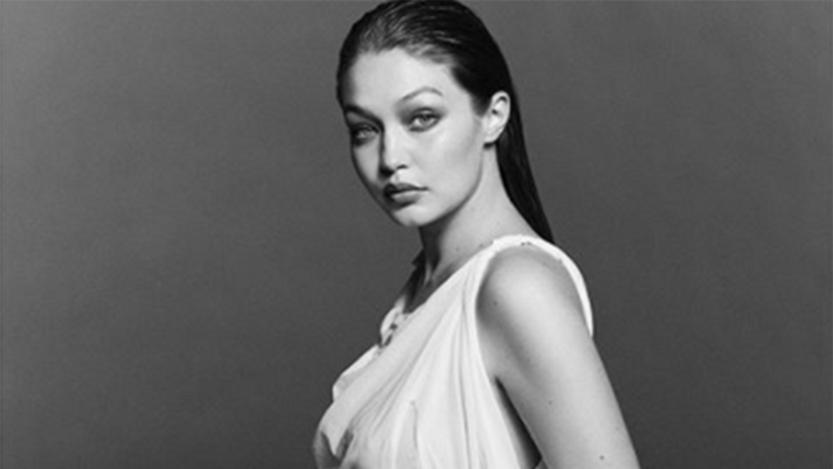 Gigi Hadid embarazada posando en Instagram