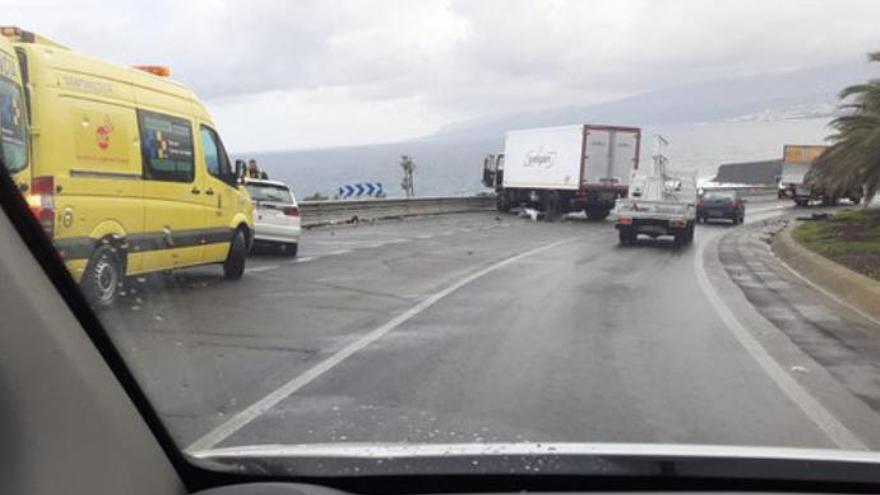 Siniestro en la carretera en La Guancha.