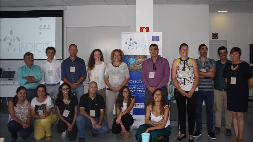 Participantes en la reunión del proyecto Indicit en la sede de Ecoaqua en Taliarte.