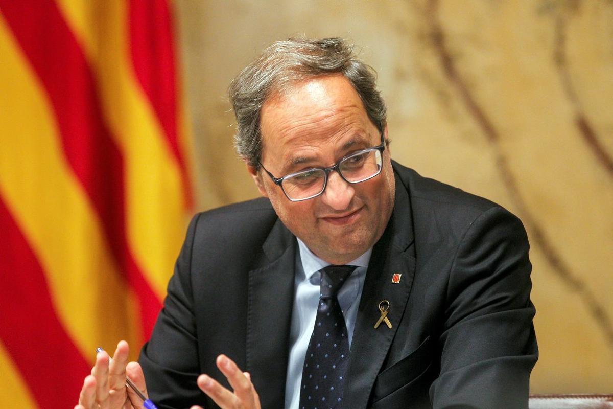 GRAFCAT3257. BARCELONA, 27/08/2019.- El presidente de la Generalitat, Quim Torra, durante la primera reunión del ejecutivo catalán, celebrada tras el paréntesis estival, en la que se podría acordar llevar al Gobierno a los tribunales para reclamarle el pago de 874 millones de euros pendientes, en el inicio de un curso político marcado por la sentencia del juicio del procés.EFE/ Quique García