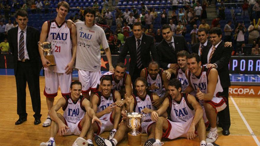 El Barcelona fue el ganador de la Supercopa de Málaga en 2004 y el Tau Cerámica se impuso al Unicaja en la finalísima de 2006, la última vez que este torneo se jugó en el Carpena.