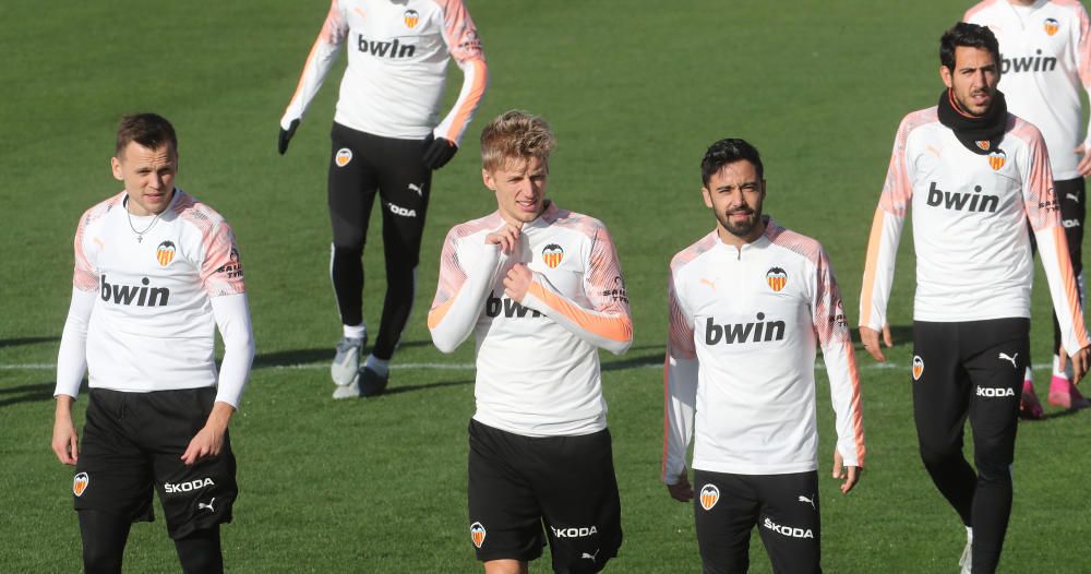 Las imágenes del entrenamiento del Valencia CF antes de medirse al Real Madrid