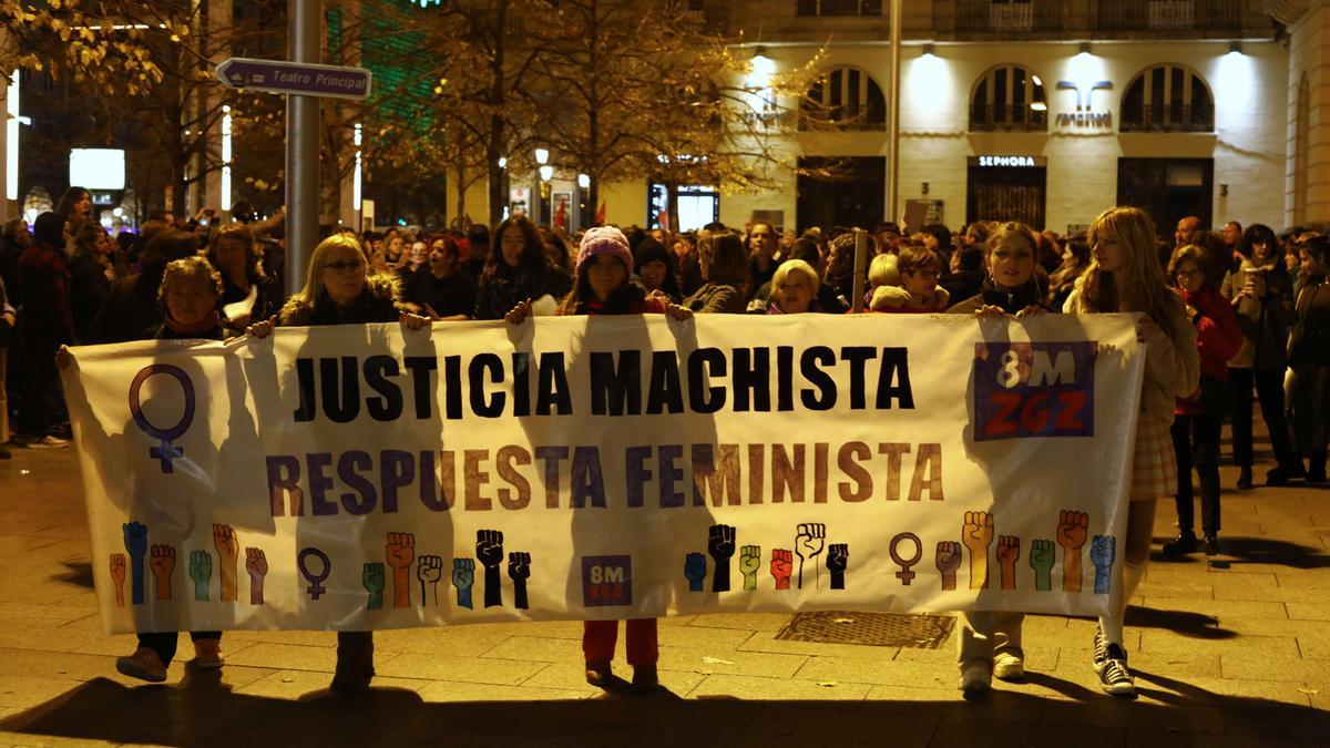 Zaragoza se echa a la calle contra la violencia machista