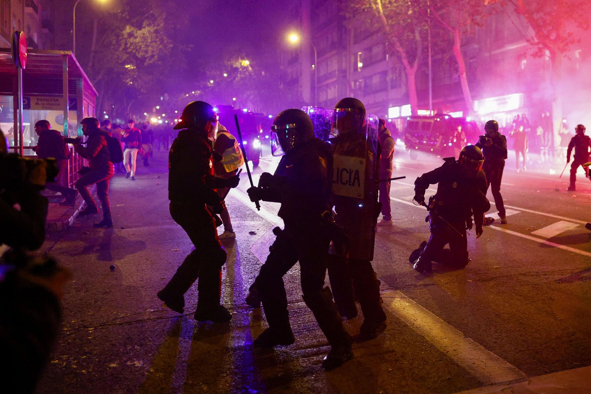 Nueva manifestación contra la amnistía en la calle Ferraz de Madrid