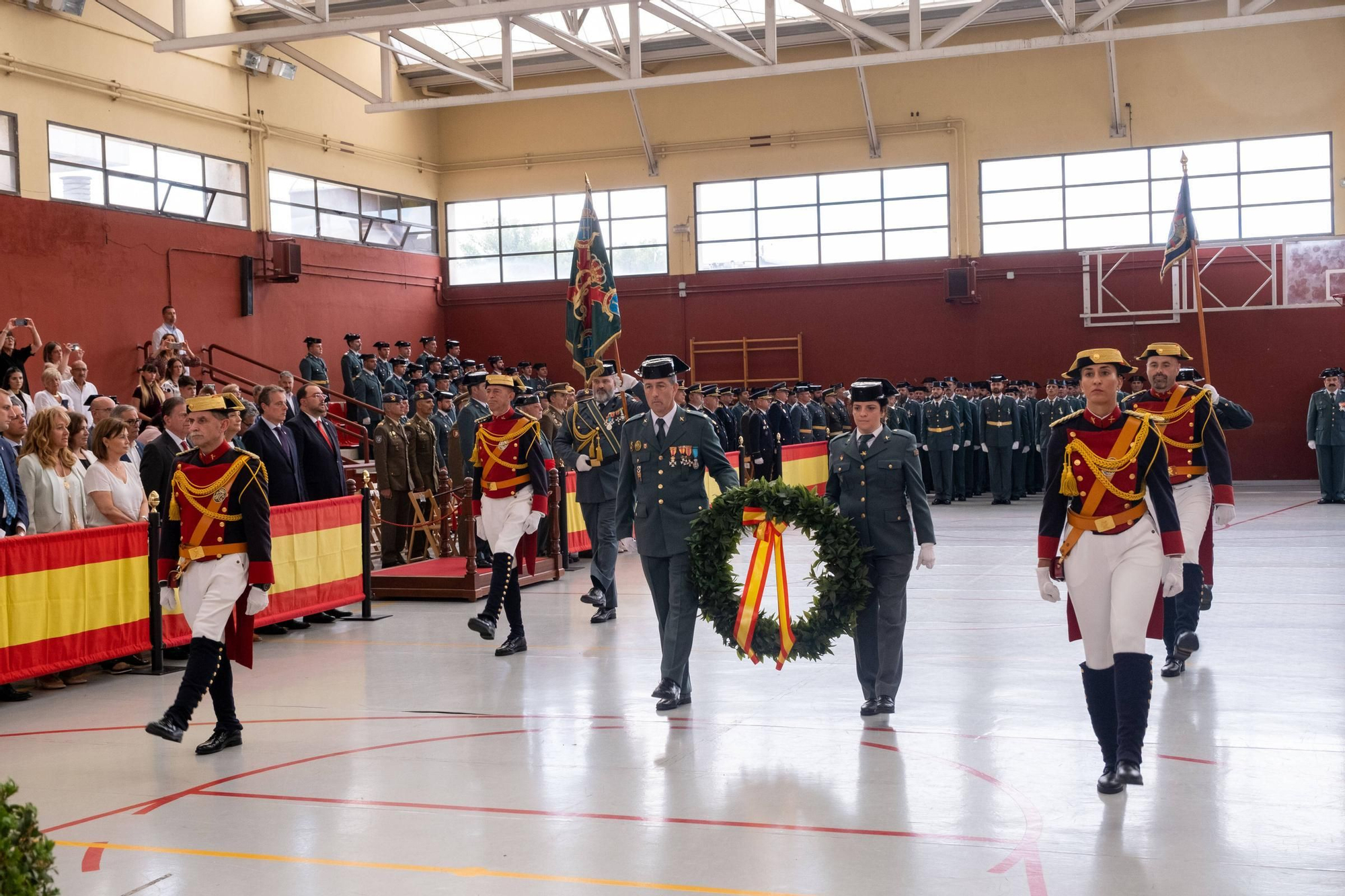 EN IMÁGENES: Así fueron los actos en Oviedo del 179 aniversario de la Guardia Civil