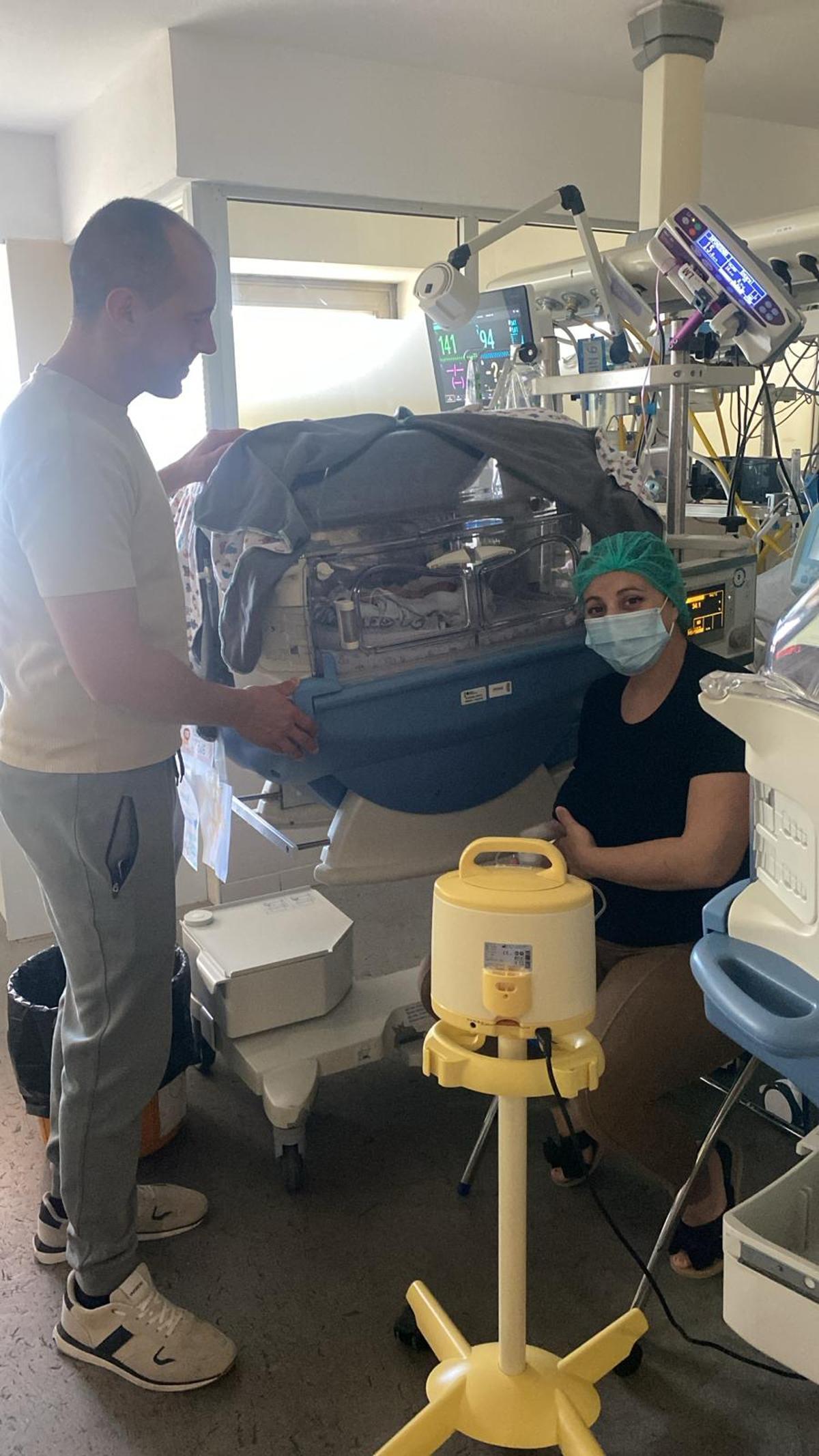 Imagen de una mamá que recibió ayuda y ahora es donante en el Hospital General de Elche