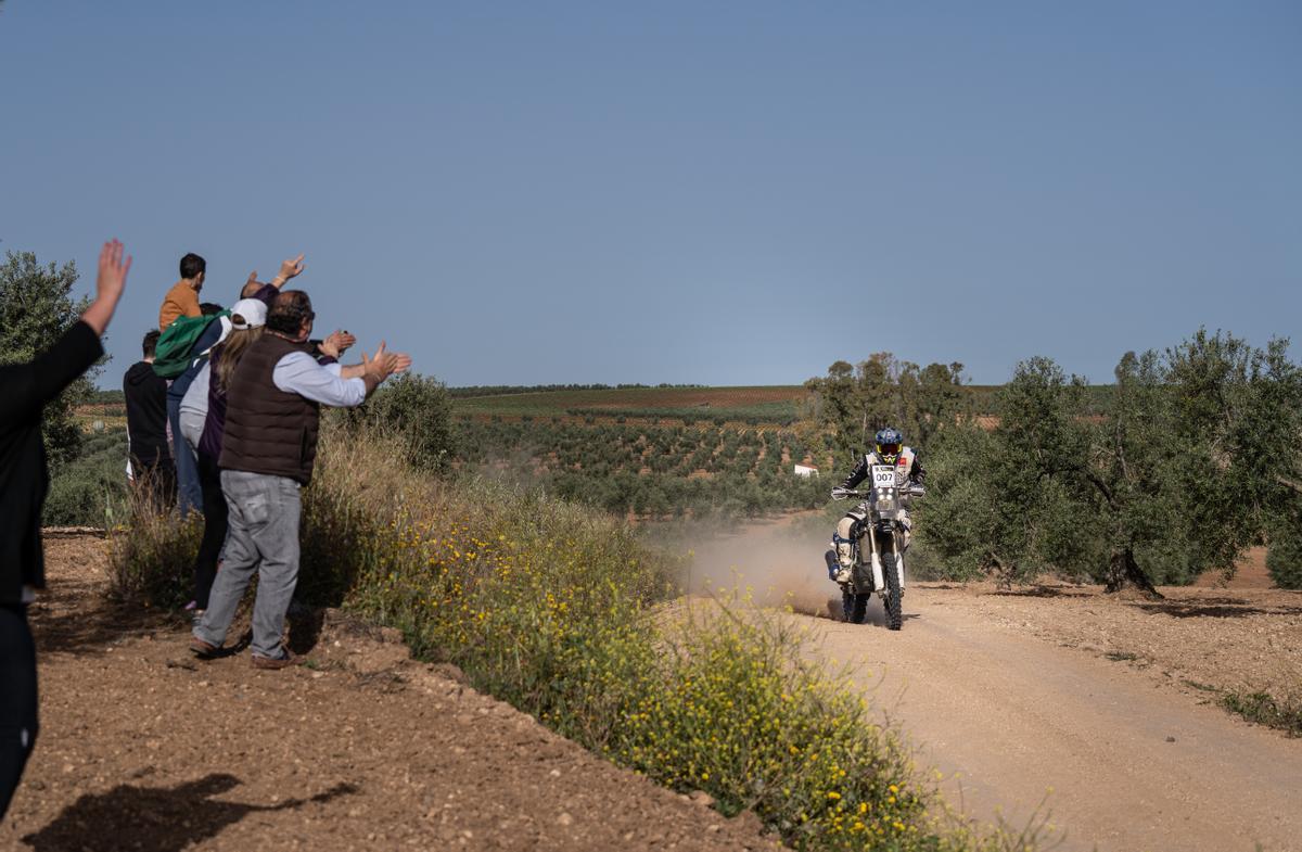 Una de las motos durante la última etapa de la prueba.