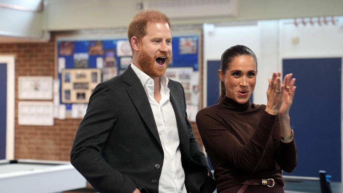 Harry y Meghan despliegan magnetismo 'royal' en su primera aparición oficial en Reino Unido