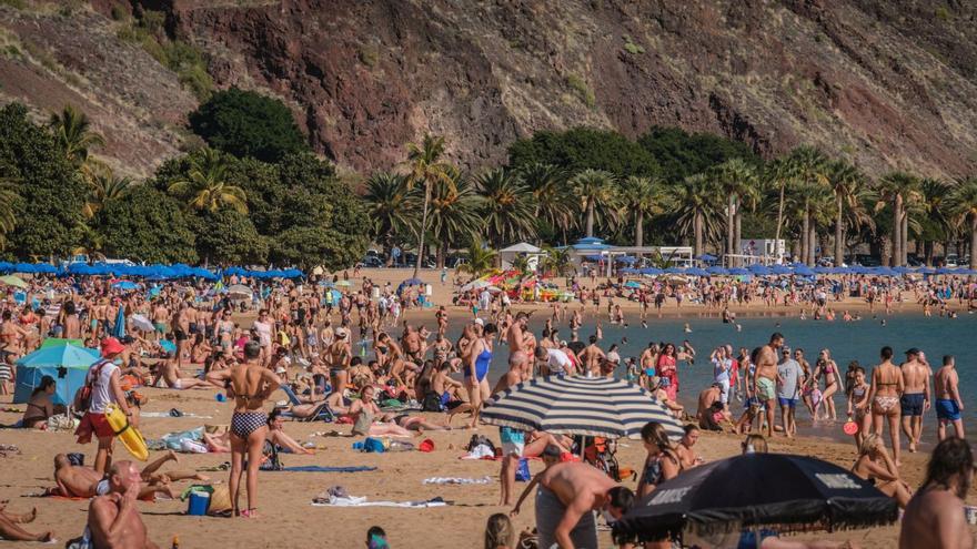 Bodas en playas, chiringuitos y fiestas, pendientes del traspaso de costas