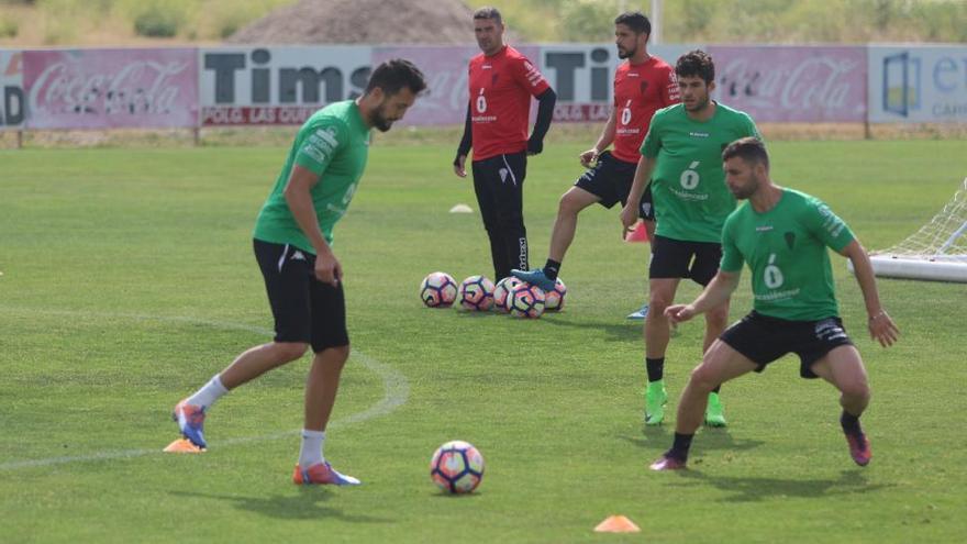 Larga sesión de entrenamiento sin Moha y con Caballero aparte