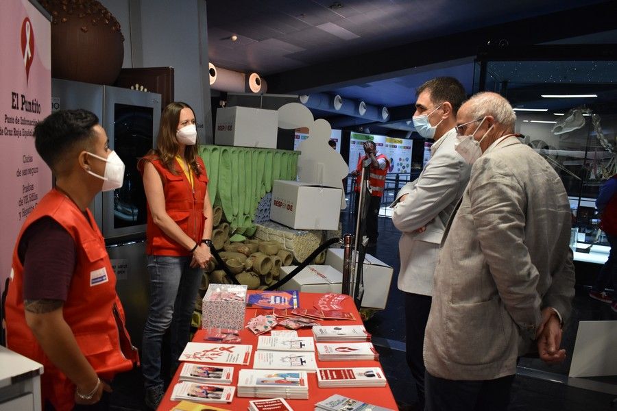 Exposición de Cruz Roja en el Museo Elder