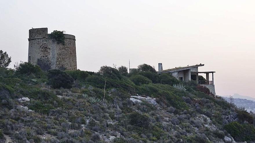 Vecinos de Palmanova lamentan que la Torre de na Nadala siga cerrada - Diario de Mallorca - Vimarsana News