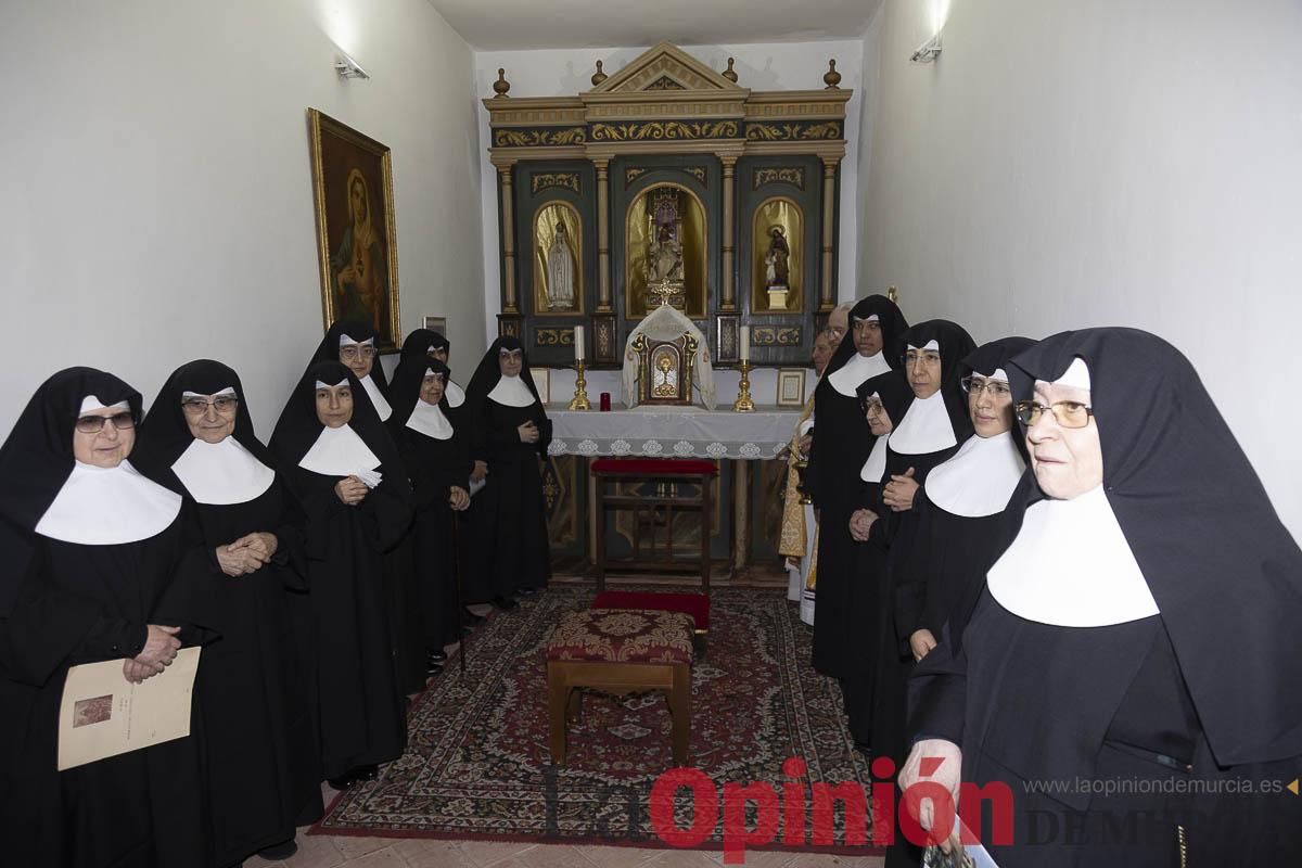 Así ha sido el traslado del cuatro y la reliquia de Santa Teresa de Jornet desde el Asilo hasta la Parroquia de la Concepción en Caravaca