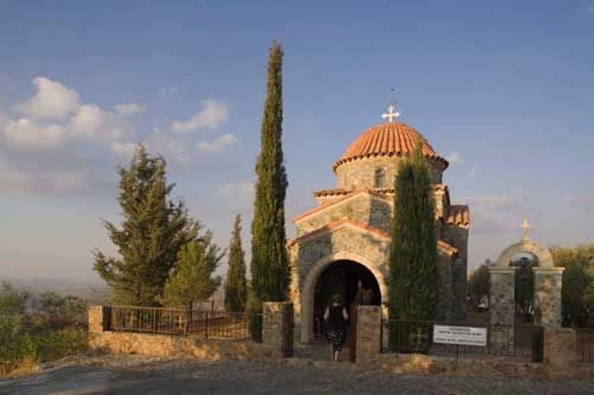El Monasterio Stavrovouni se encuentra en la cima de la colina del mismo nombre.