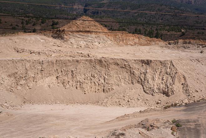 Problemas con la extracción de material en la cantera de Los Cármenes