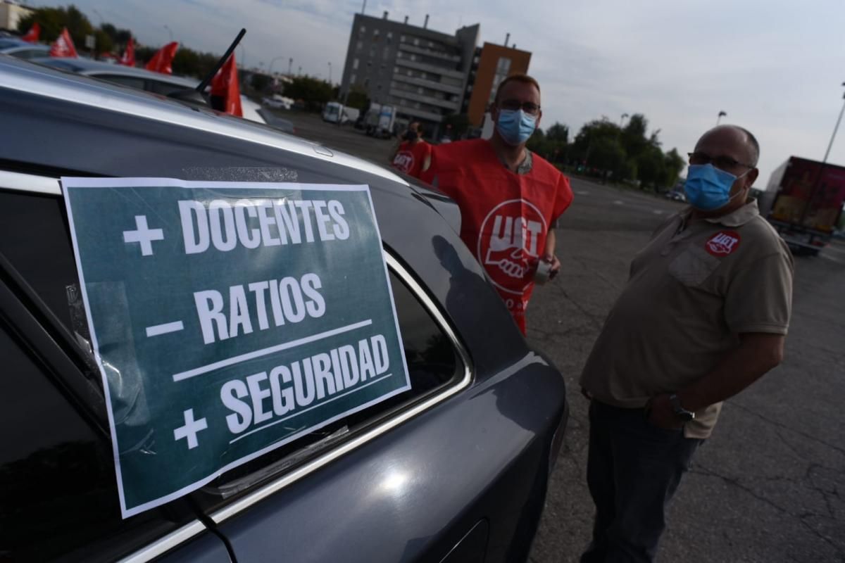 Caravana sindical para pedir más medios en los centro educativos