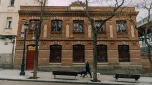Vista del edificio de Argumosa 41 de Madrid, en el barrio de Lavapiés, que albergará el Centro de Exposiciones de la Memoria Democrática.