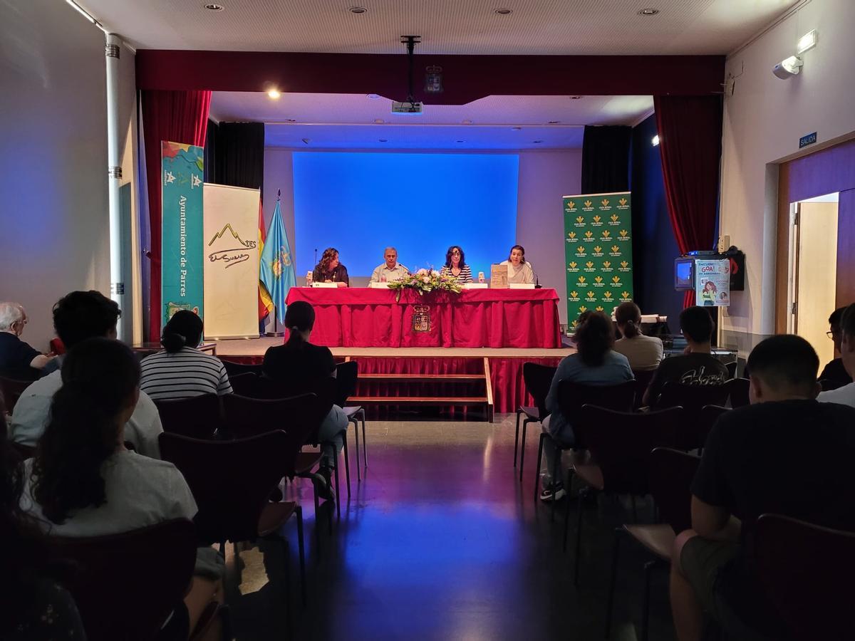 Emotivo acto en el instituto de Arriondas