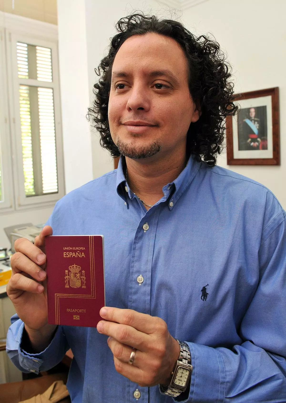 Estos son los motivos por los que te pueden retirar el pasaporte español
