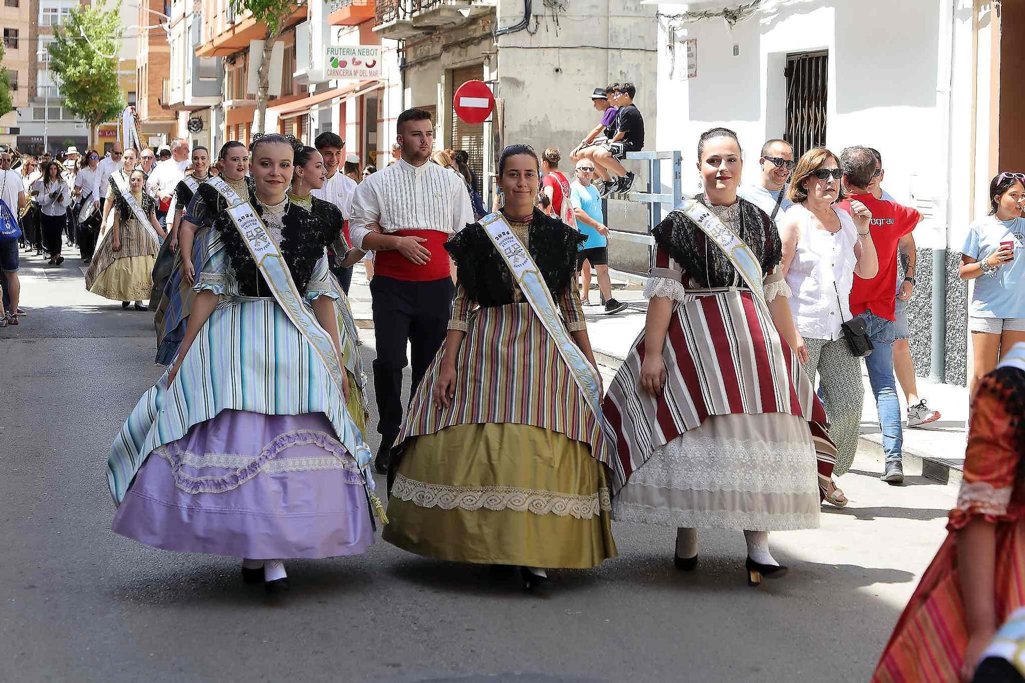 El Grau da inicio a las fiestas de Sant Pere con pólvora, bous y música