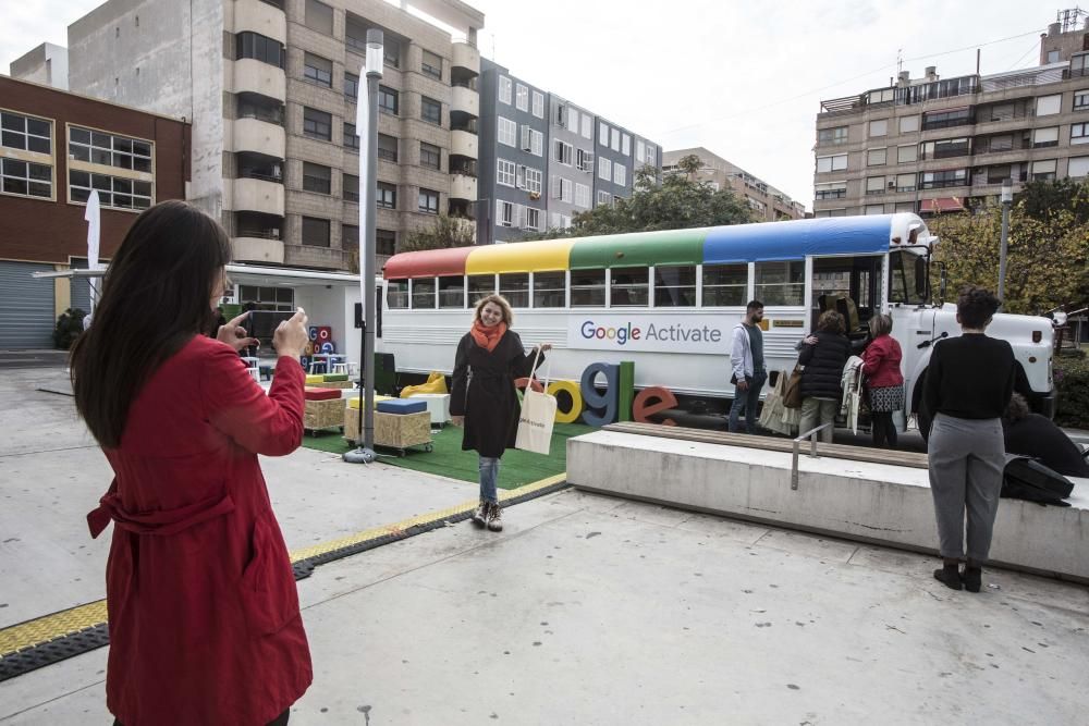 Presentación de Google Actívate en la plaza Séneca de Alicante