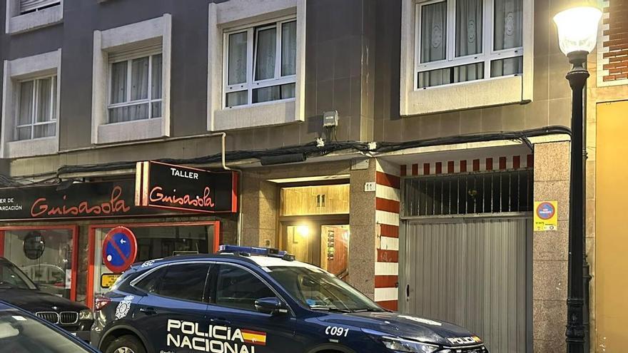 Un negociador de la Policía Nacional evita que un hombre se arroje desde un decimoquinto piso en Oviedo