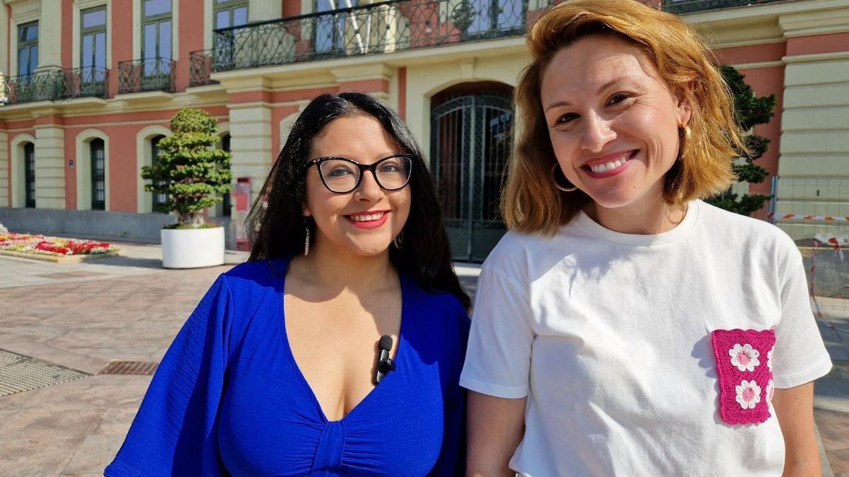 Elvira Medina (d) y Margarita Guerrero, este sábado en Murcia.