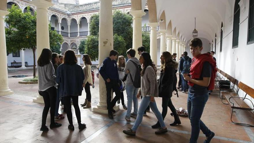 Más de 200.000 euros para becas solidarias