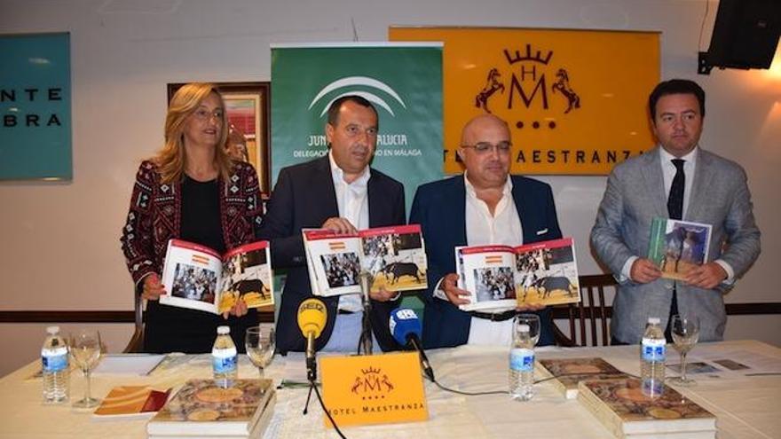 El delegado del Gobierno andaluz resalta que la fiesta es un &quot;emblema histórico&quot;.