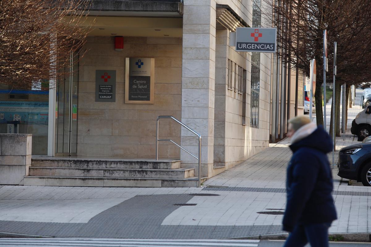 La entrada del centro de salud de Roces-Montevil.
