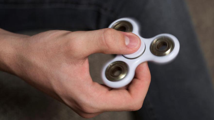 El &#039;fidget spinner&#039; es el juguete de moda.