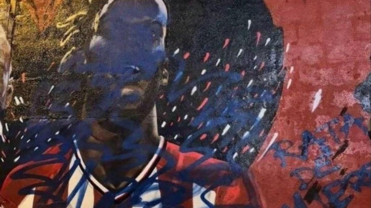 تخريب جديد لجدارية نيكو ويليامز في باراكالدو بسبب شائعات انتقاله إلى برشلونة