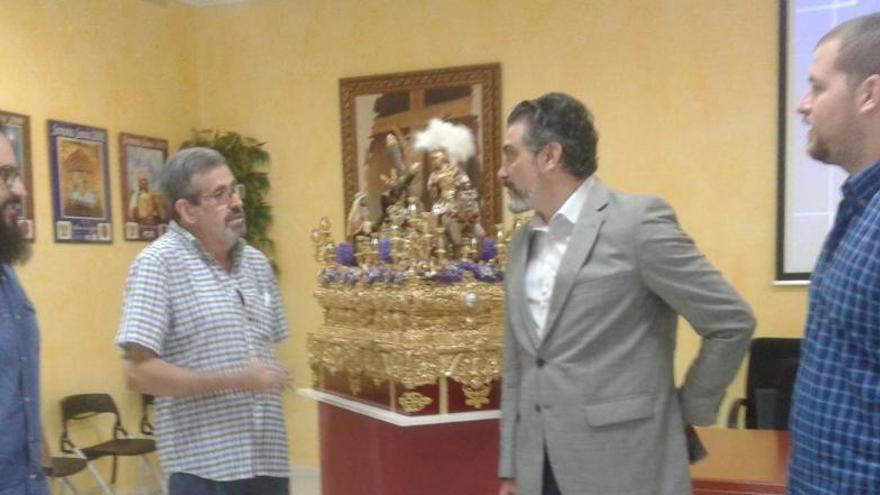 Presentación de la nueva escultura.