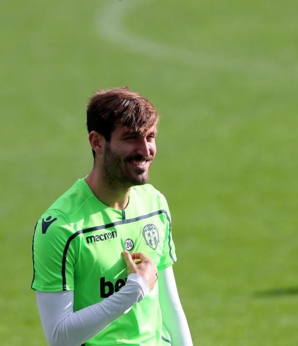 Gran ambiente en el entrenamiento del Levante UD