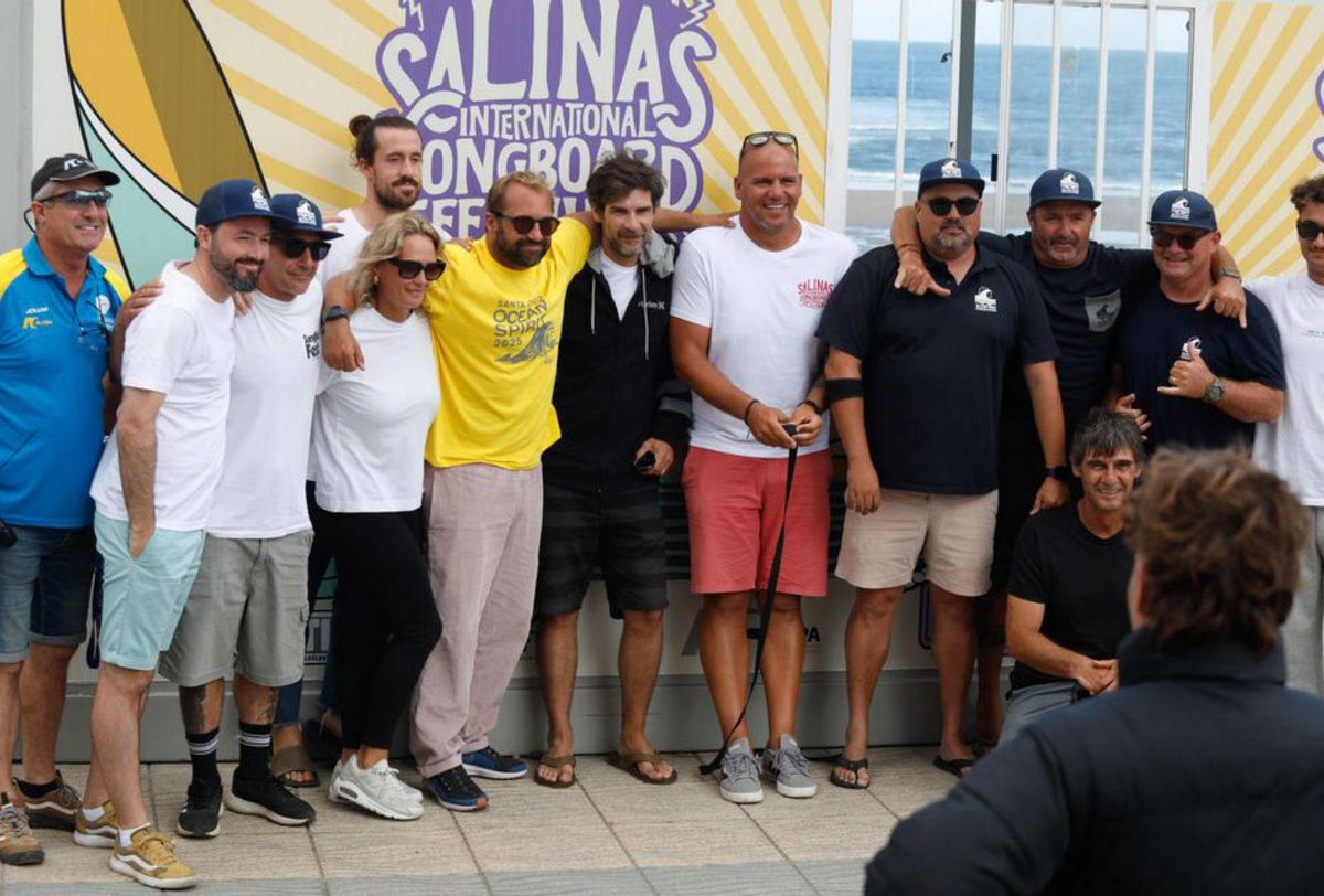 Julieta Rodríguez-Villamil y Rodrigo Sphaier, ayer, en Salinas. | MARA VILLAMUZA