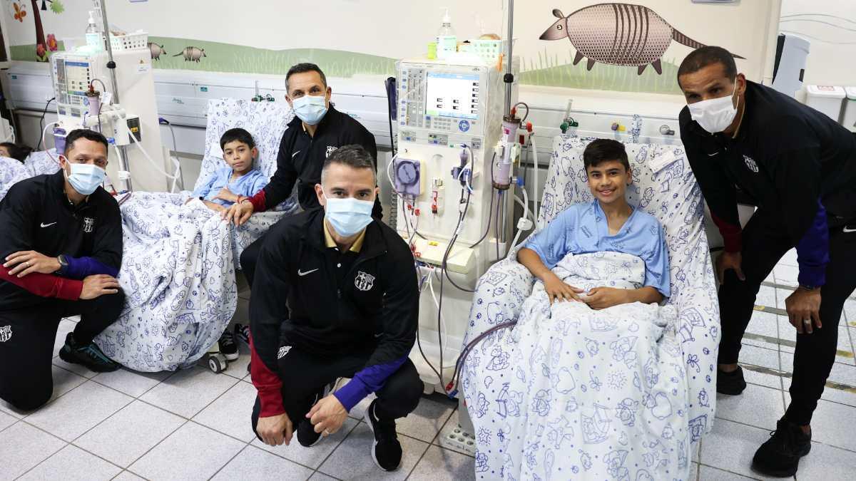 El viaje internacional más solidario de los Barça Legends