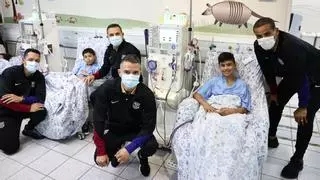 Romário vuelve a fichar por el Barça... para jugar al lado de Rivaldo