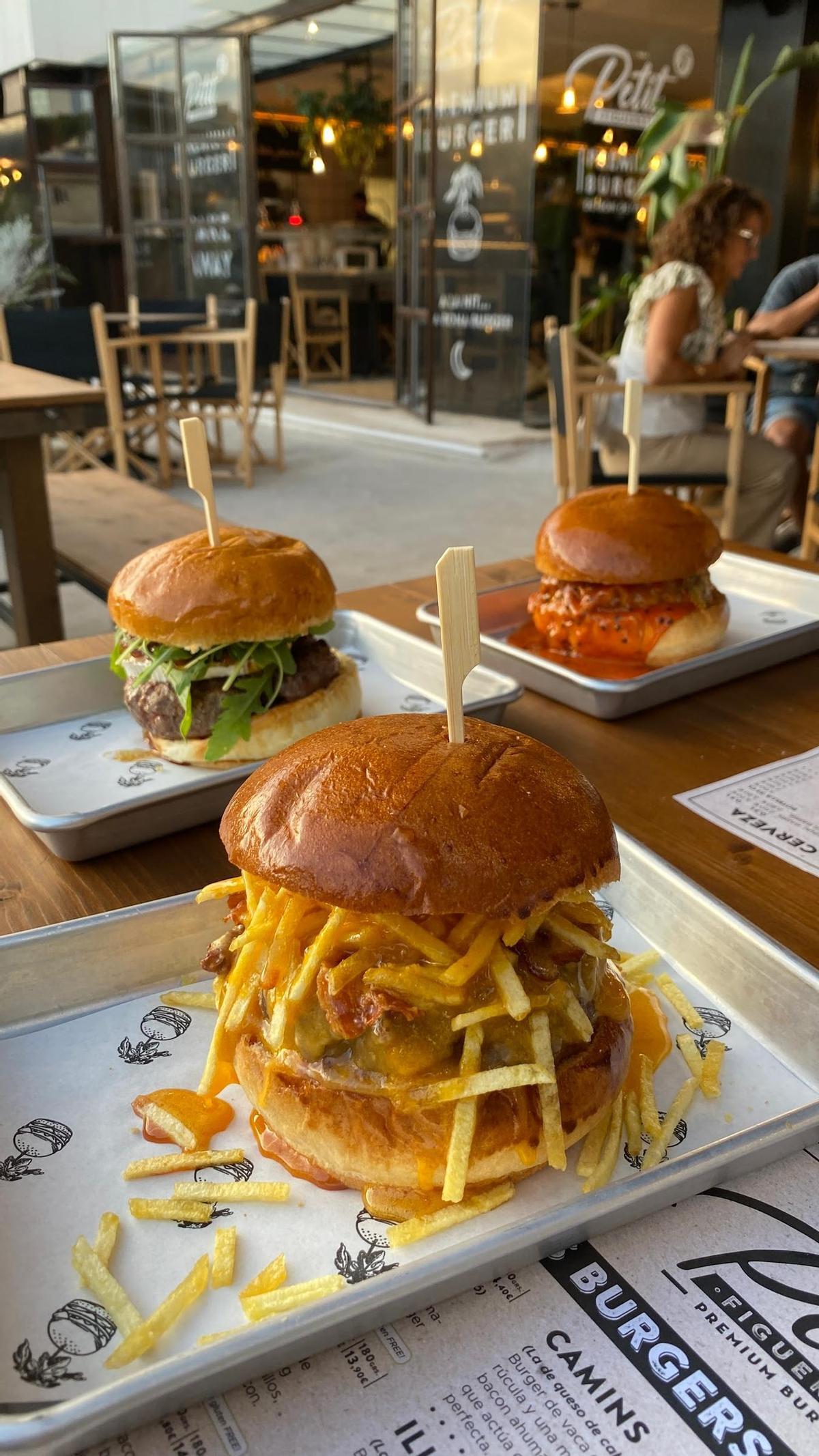 Esta es la hamburguesa del Petit Figueret de Can Picafort