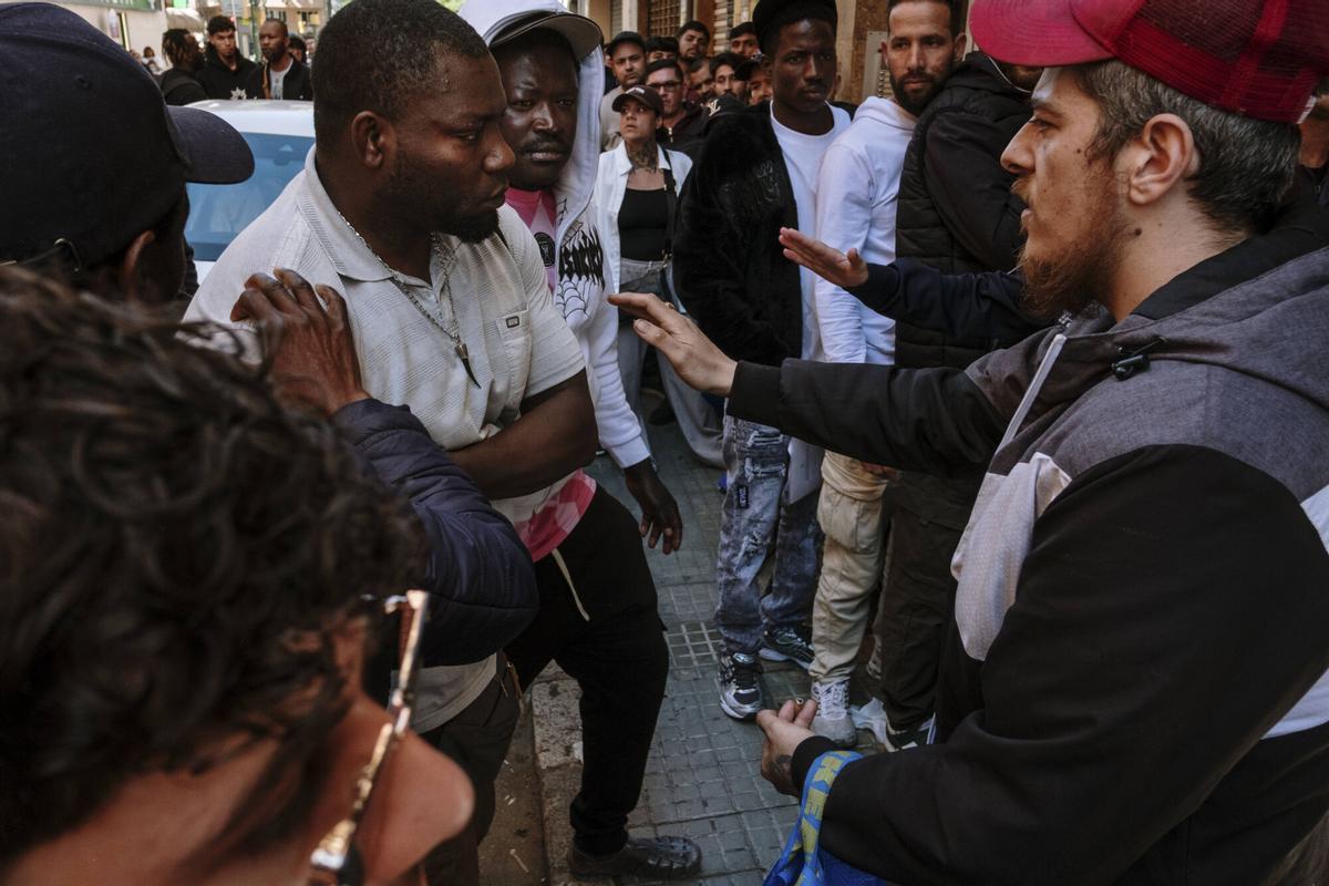 Tensión en Pere Garau por la regularización de inmigrantes