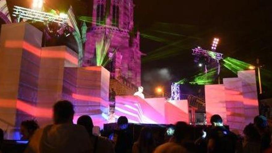 Un moment del videomapatge a la Seu, en l&#039;edició de l&#039;any passat del festival de música electrònica manresà