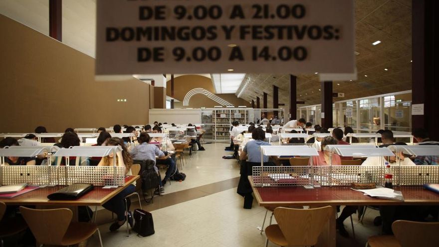 Sala de estudio de la Casa de Cultura de Avilés.